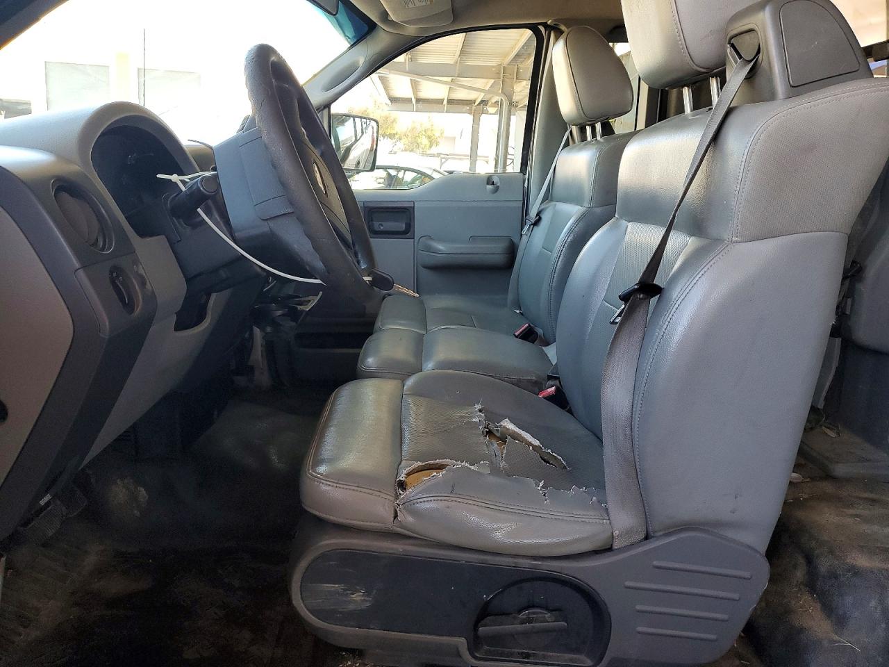 2005 Ford F150 White vin: 1FTRF12W95NB11914