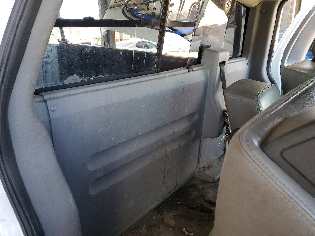 2005 Ford F150 White vin: 1FTRF12W95NB11914