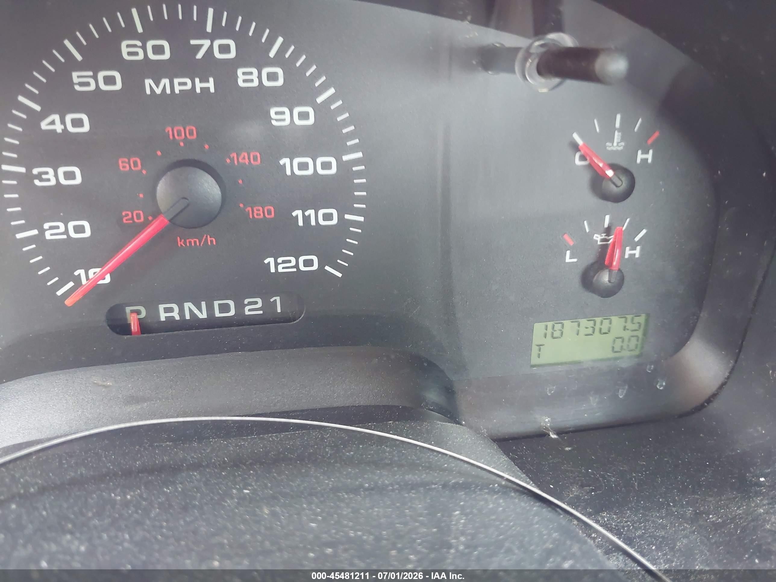 2005 Ford F-150 Stx/xl/xlt Red vin: 1FTRF12W95NB25800