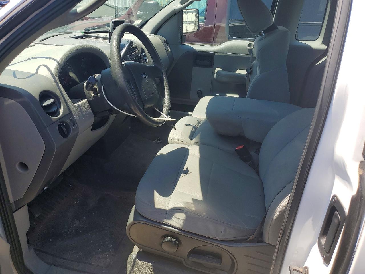 2007 Ford F150 White vin: 1FTRF12W97KC24945