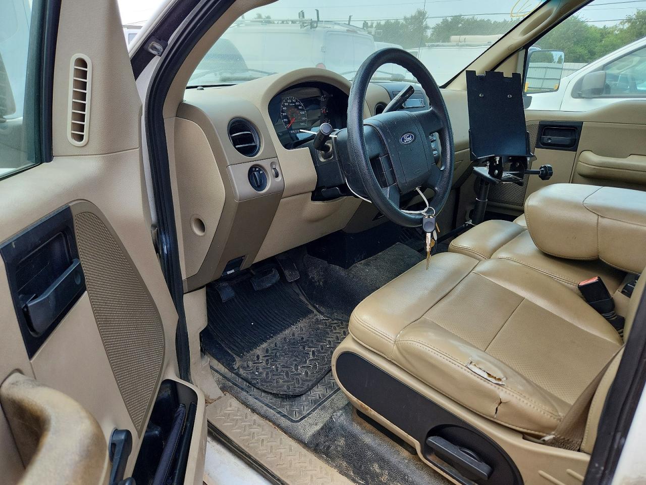 2007 Ford F150 Белый vin: 1FTRF12W97NA77377