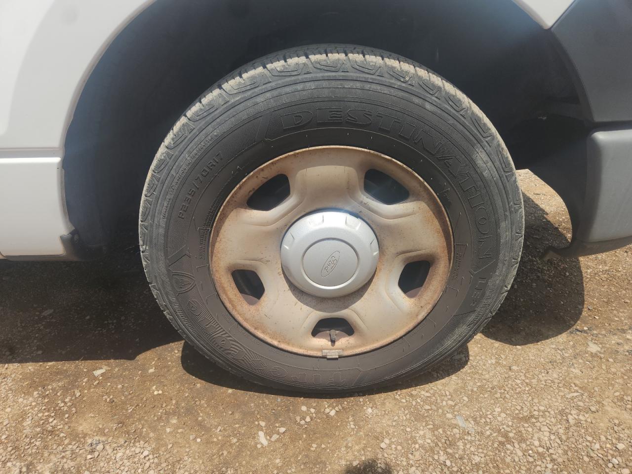 2007 Ford F150 Белый vin: 1FTRF12W97NA77377 Damage: Right Front Wheel, Rust, Repair Required