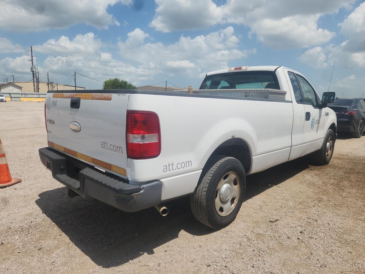 2007 Ford F150 Белый vin: 1FTRF12W97NA77377 Damage: Right Front Door, Dent(S) W/ Paint Dmg, > 12 Inches