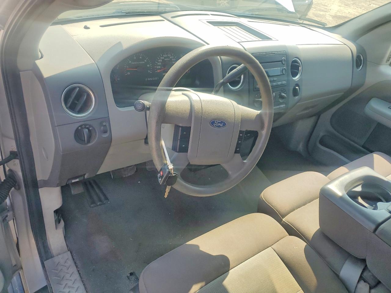 2004 Ford F-150 Silver vin: 1FTRF12WX4NA47512