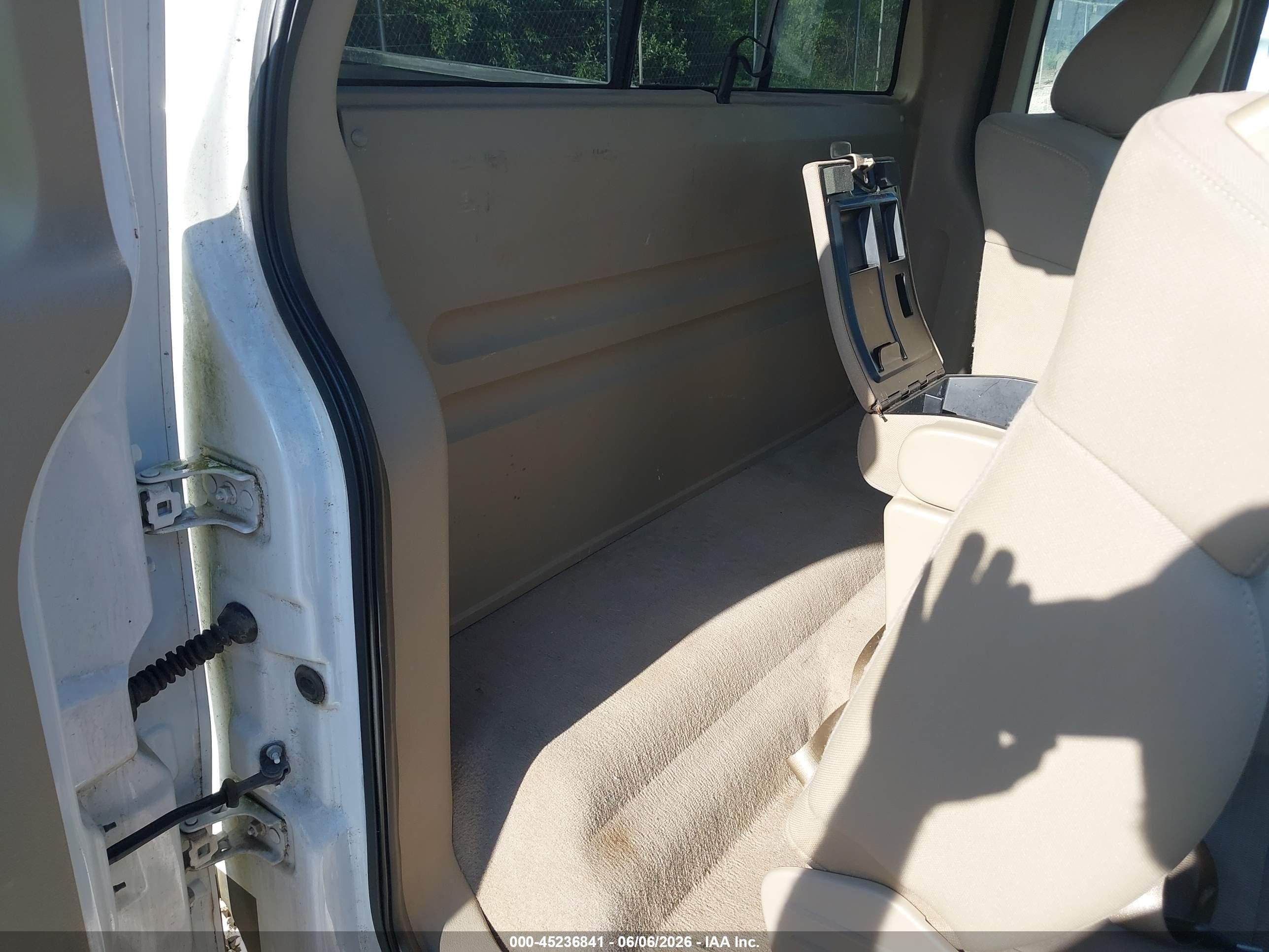 2004 Ford F-150 Stx/xl/xlt White vin: 1FTRF12WX4NC64574