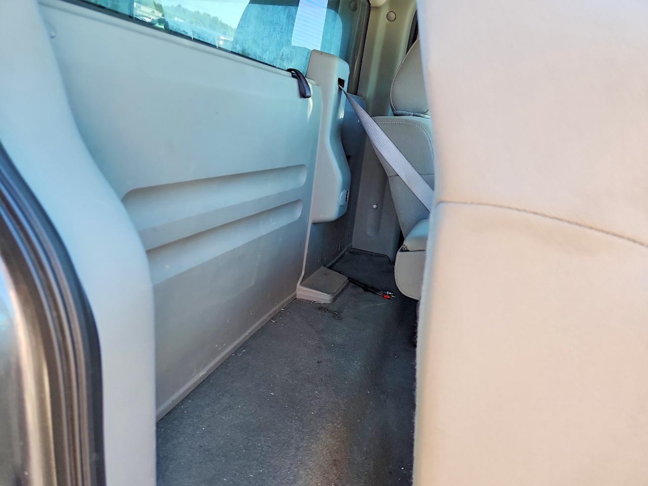 2005 Ford F150 Gray vin: 1FTRF12WX5NB07001