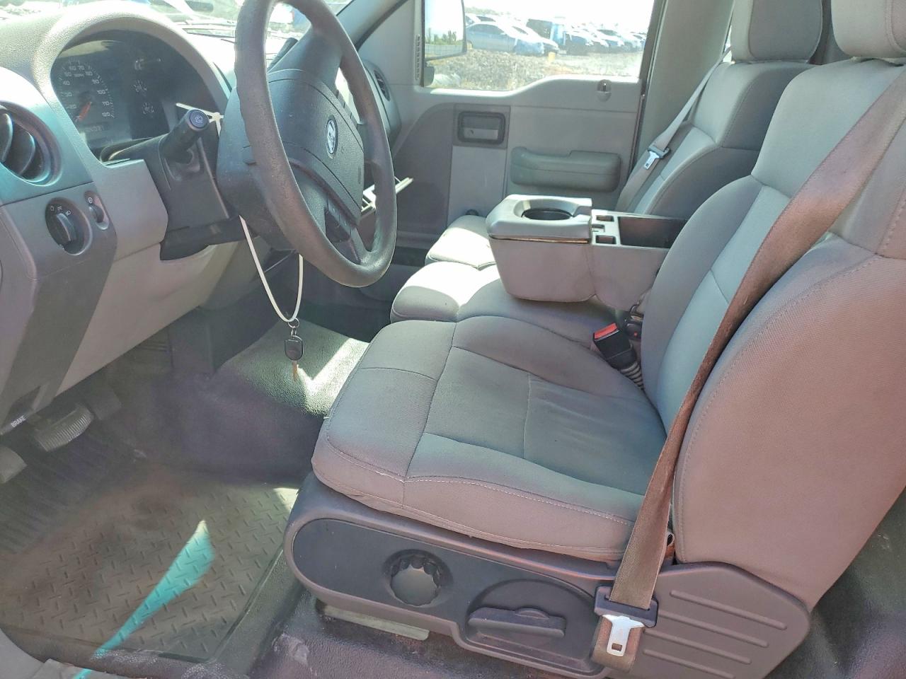 2005 Ford F150 Black vin: 1FTRF12WX5NB07743