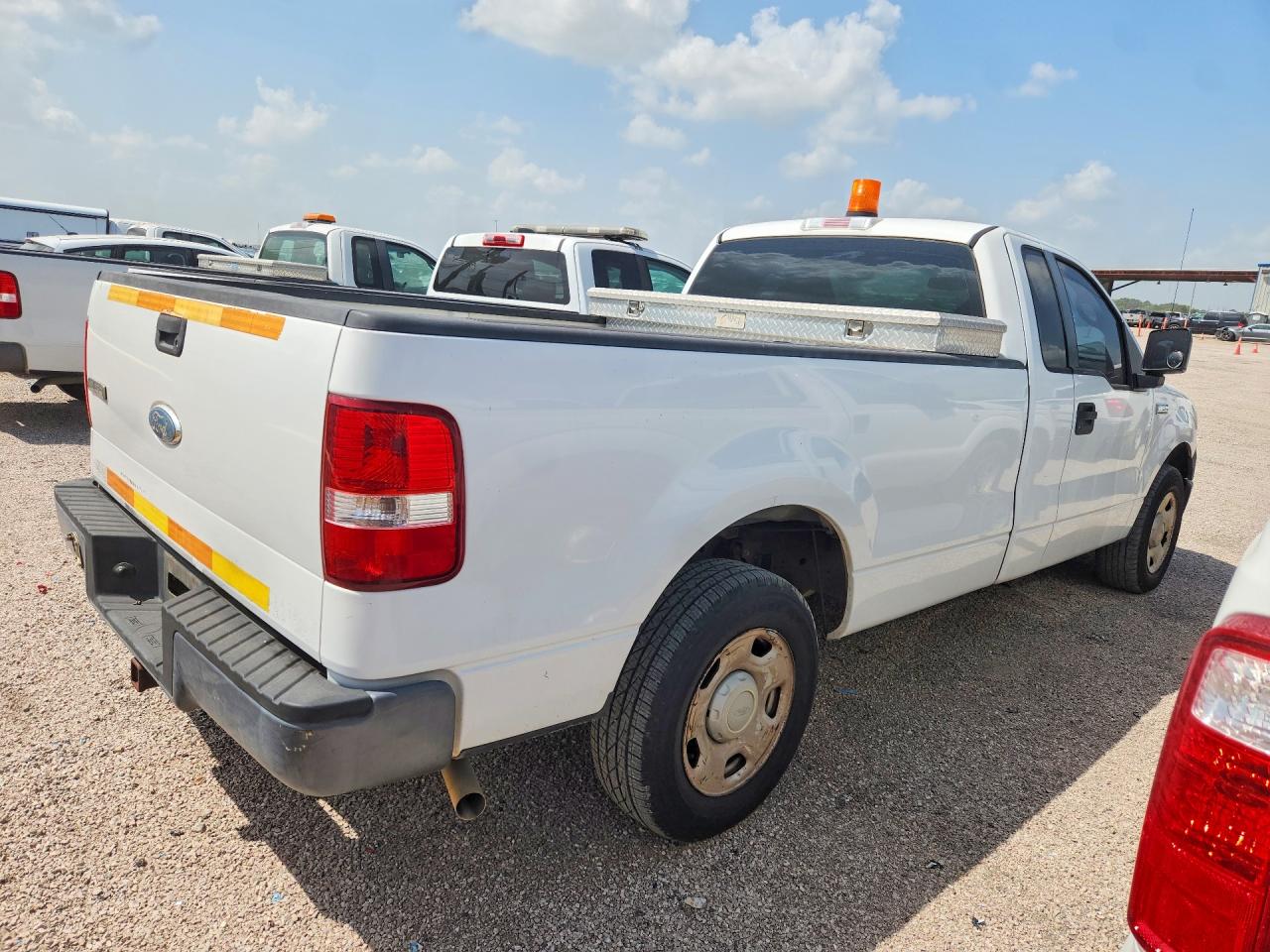 2007 Ford F150 White vin: 1FTRF12WX7KC18135