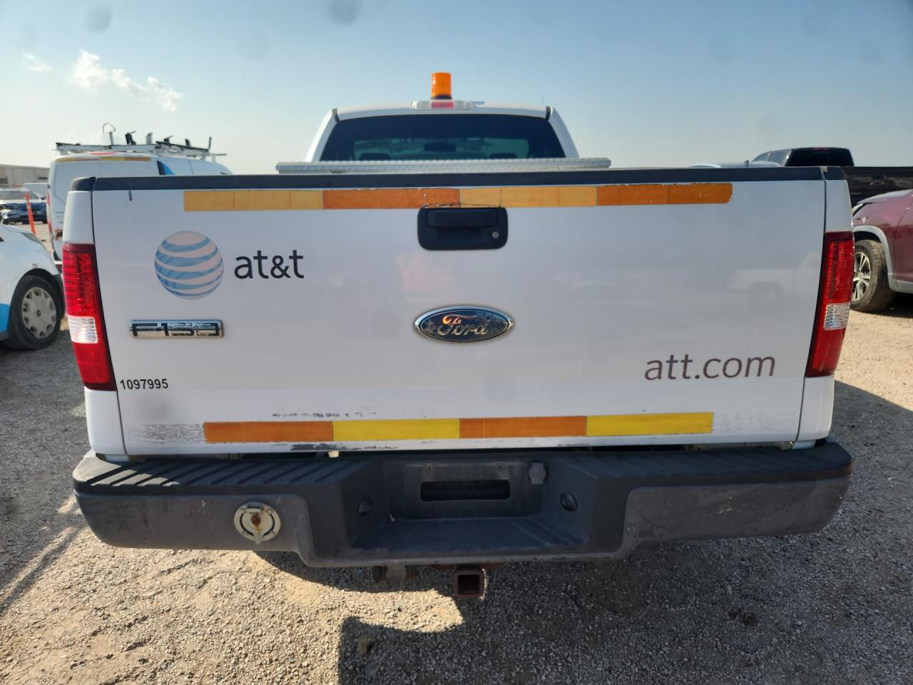 2007 Ford F150 White vin: 1FTRF12WX7KC18135 Damage: Tailgate, Dent(S) W/ Paint Dmg, 1 To 2 Inches
