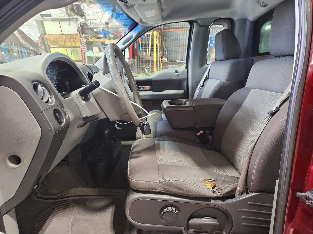 2006 Ford F150 Maroon vin: 1FTRF14586NB09402