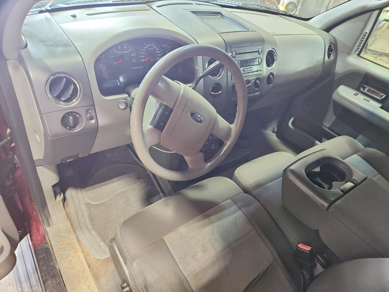2006 Ford F150 Maroon vin: 1FTRF14586NB09402
