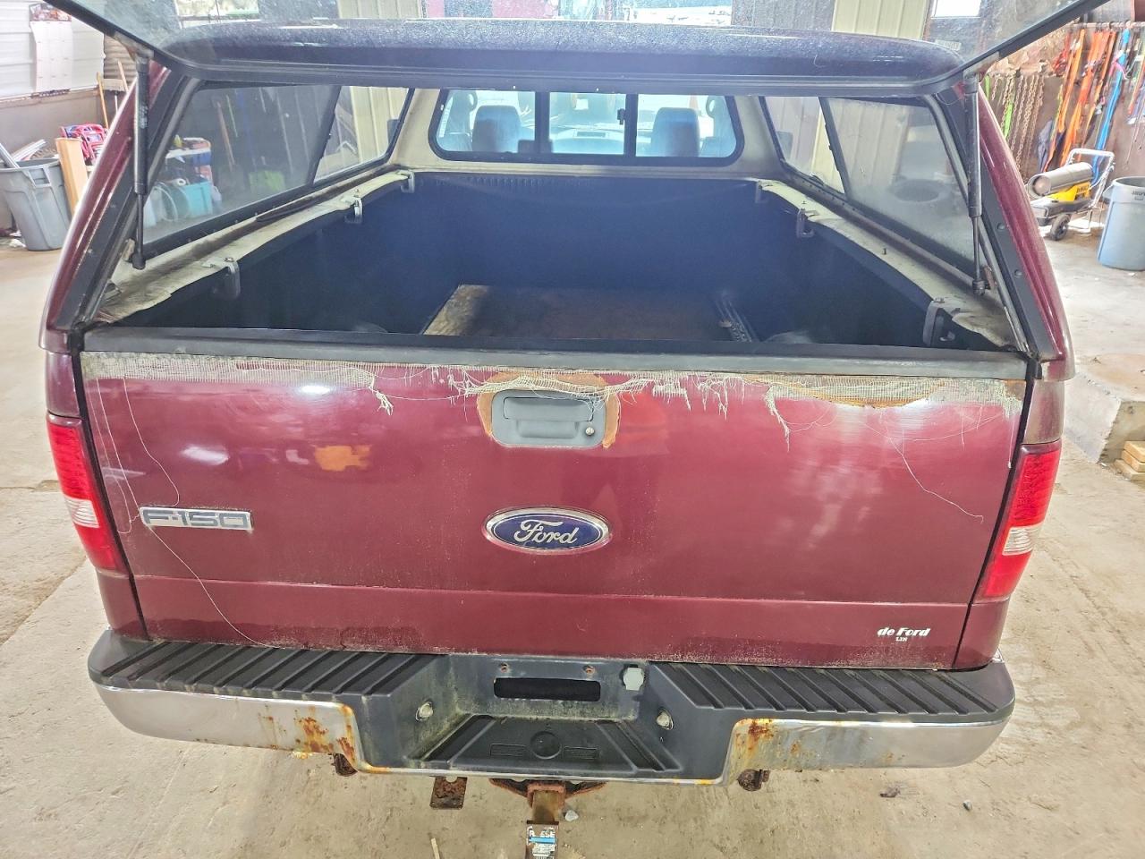 2006 Ford F150 Maroon vin: 1FTRF14586NB09402