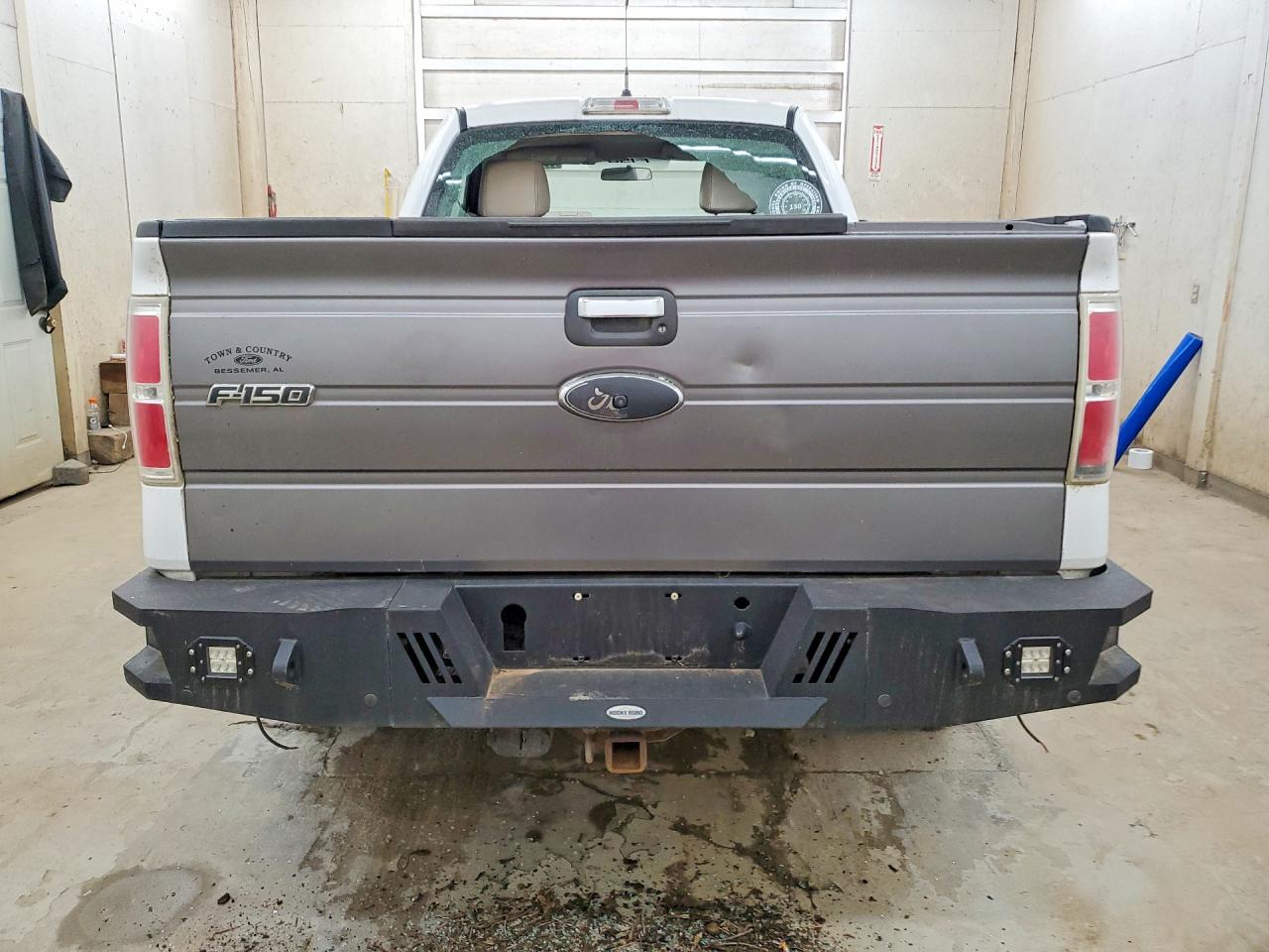 2009 Ford F150 White vin: 1FTRF14869KB30653