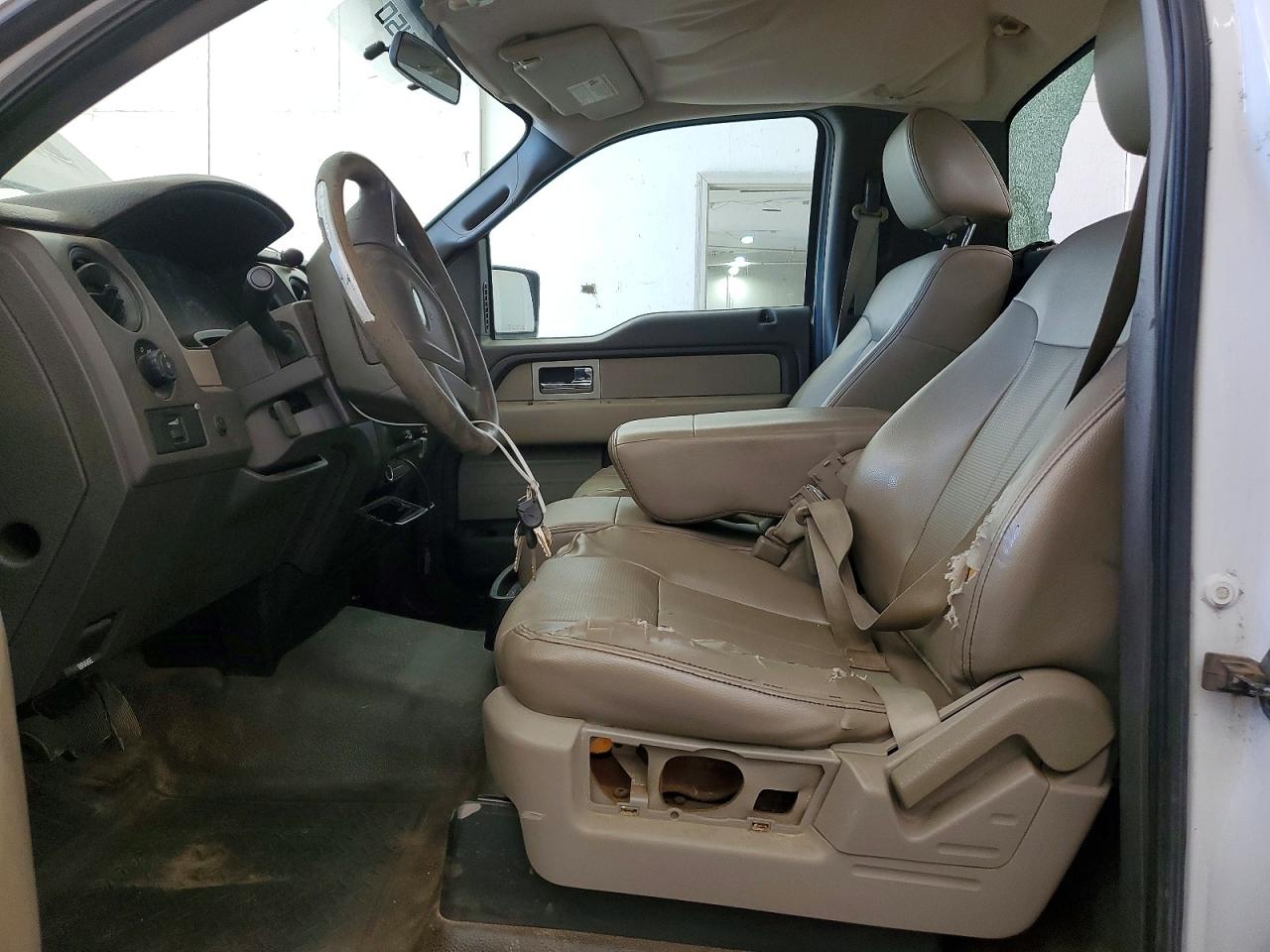 2009 Ford F150 White vin: 1FTRF14869KB30653