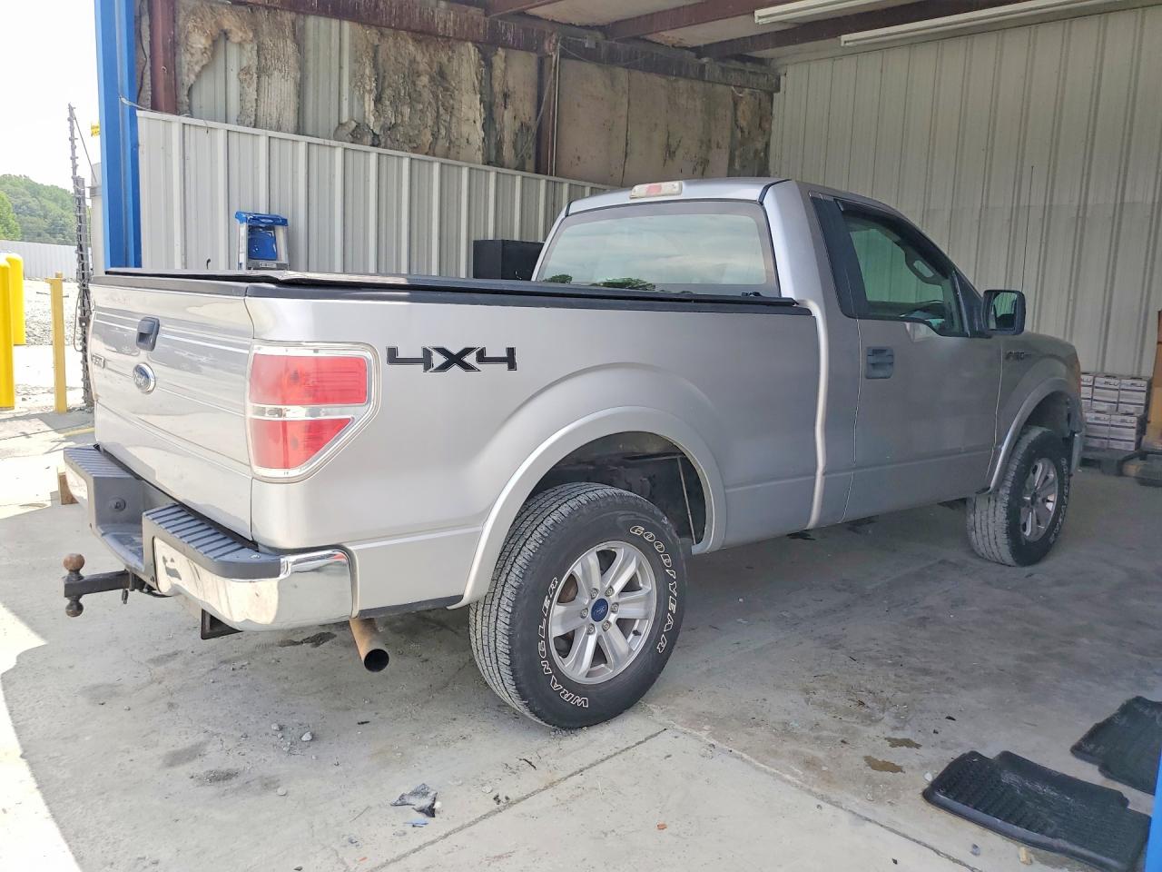 2009 Ford F150 Silver vin: 1FTRF14889KB06029