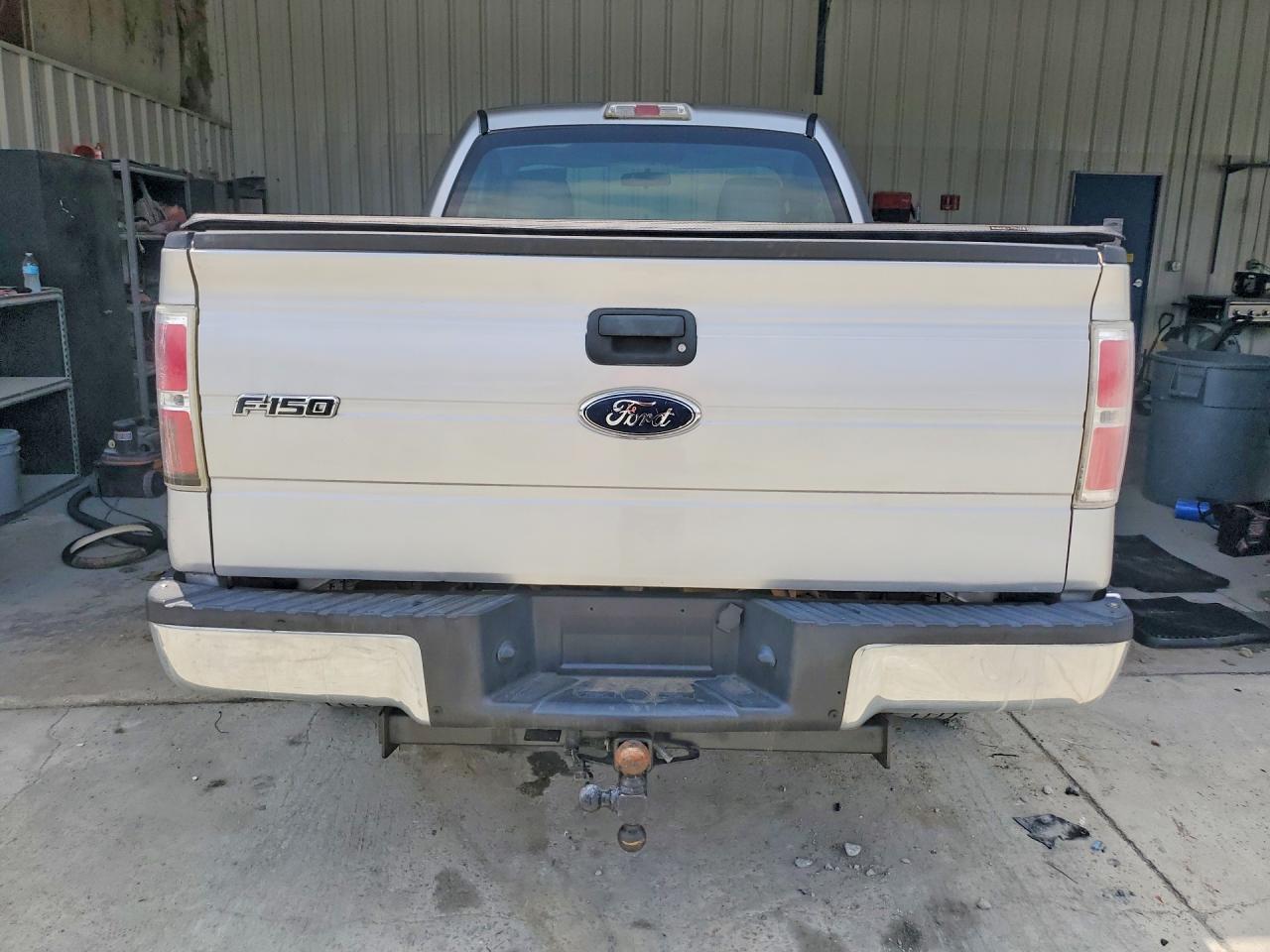 2009 Ford F150 Silver vin: 1FTRF14889KB06029