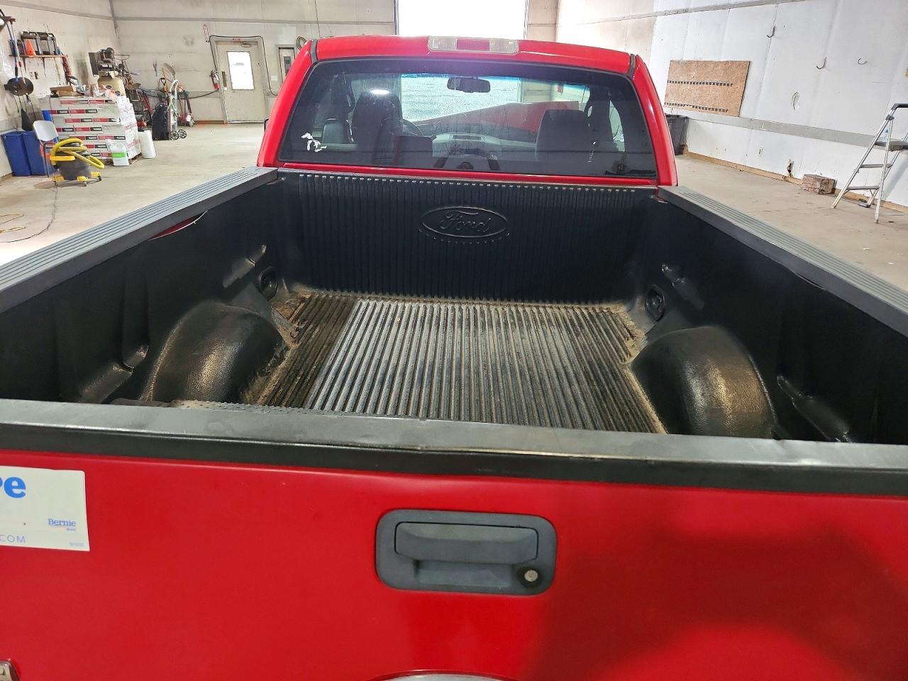 2007 Ford F150 Red vin: 1FTRF14V57NA62556