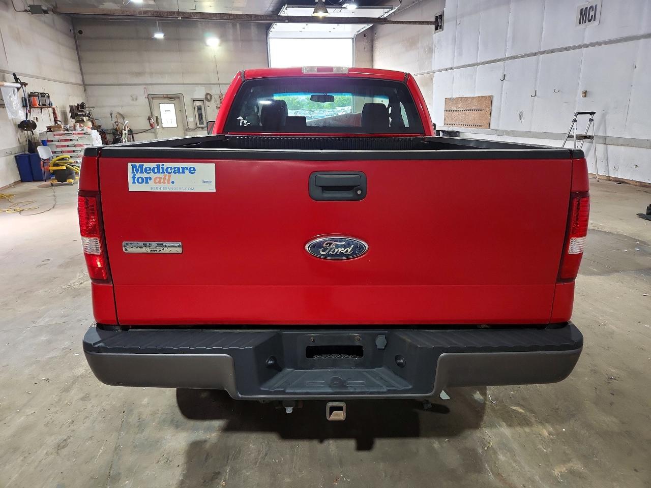 2007 Ford F150 Red vin: 1FTRF14V57NA62556