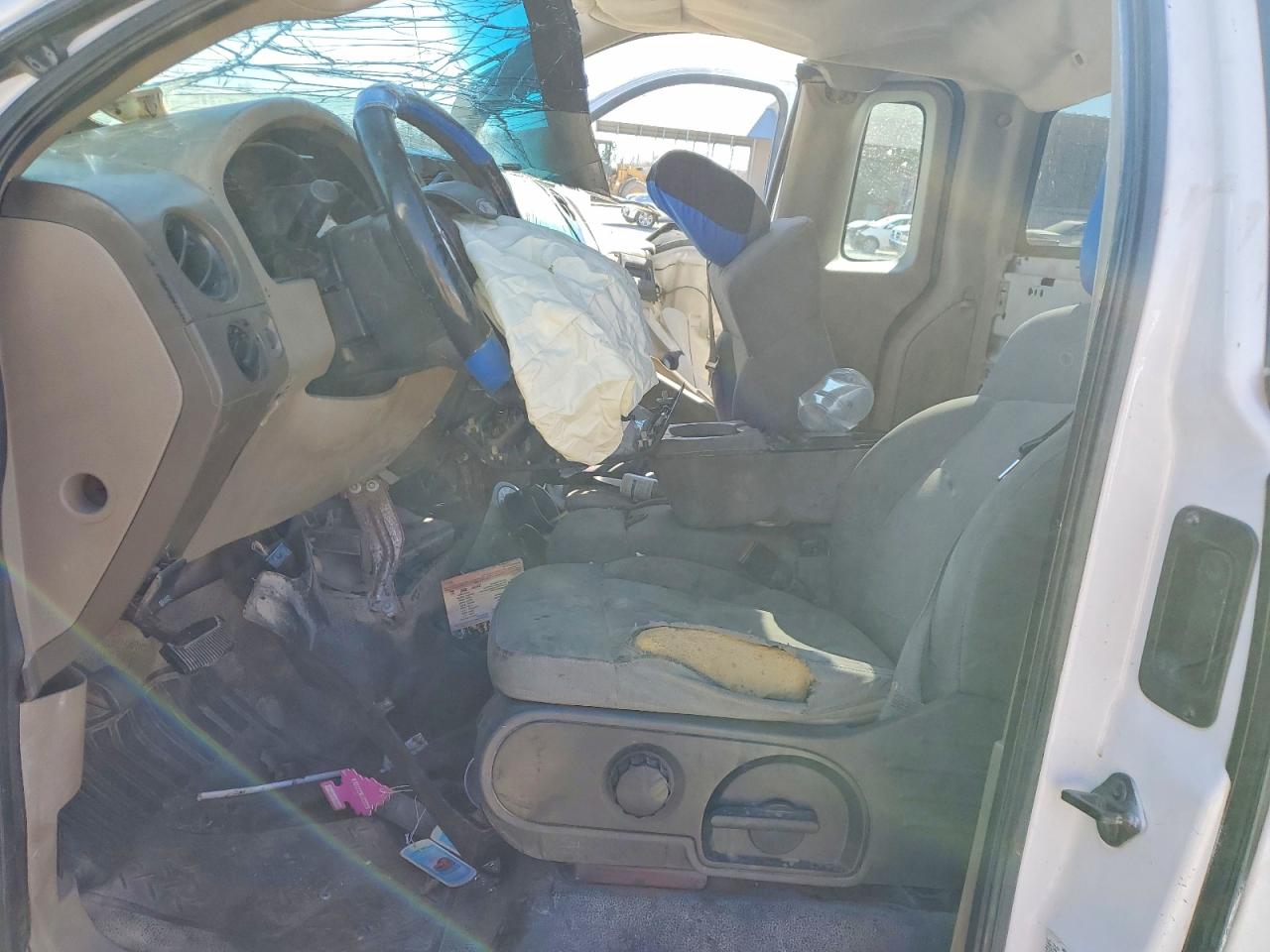 2004 Ford F150 White vin: 1FTRF14W14NB88918