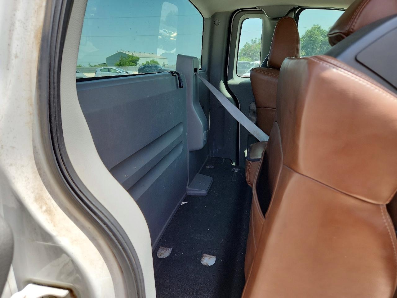 2005 Ford F150 White vin: 1FTRF14W15NB41373