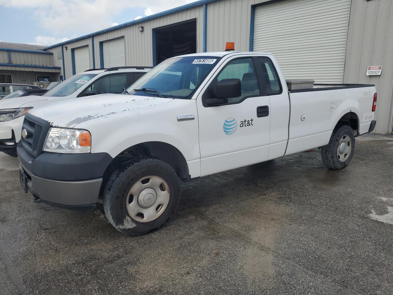 2007 Ford F150 Xl Белый vin: 1FTRF14W37NA86623 Damage: Left Front Fender, Heavy Scratch, 1 To 2 Inches