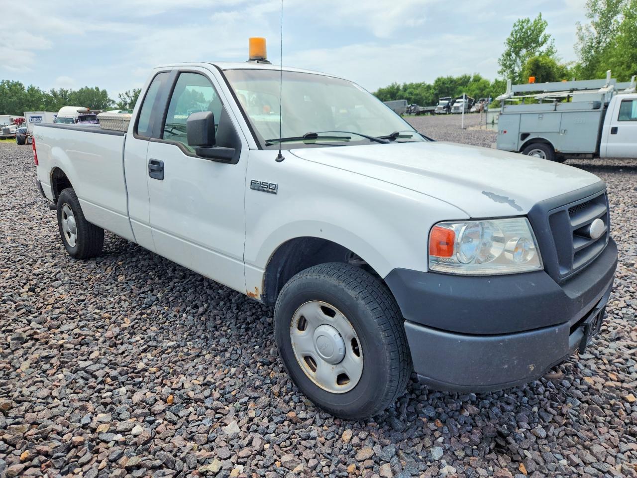 2008 Ford F150 White vin: 1FTRF14W48KE33735