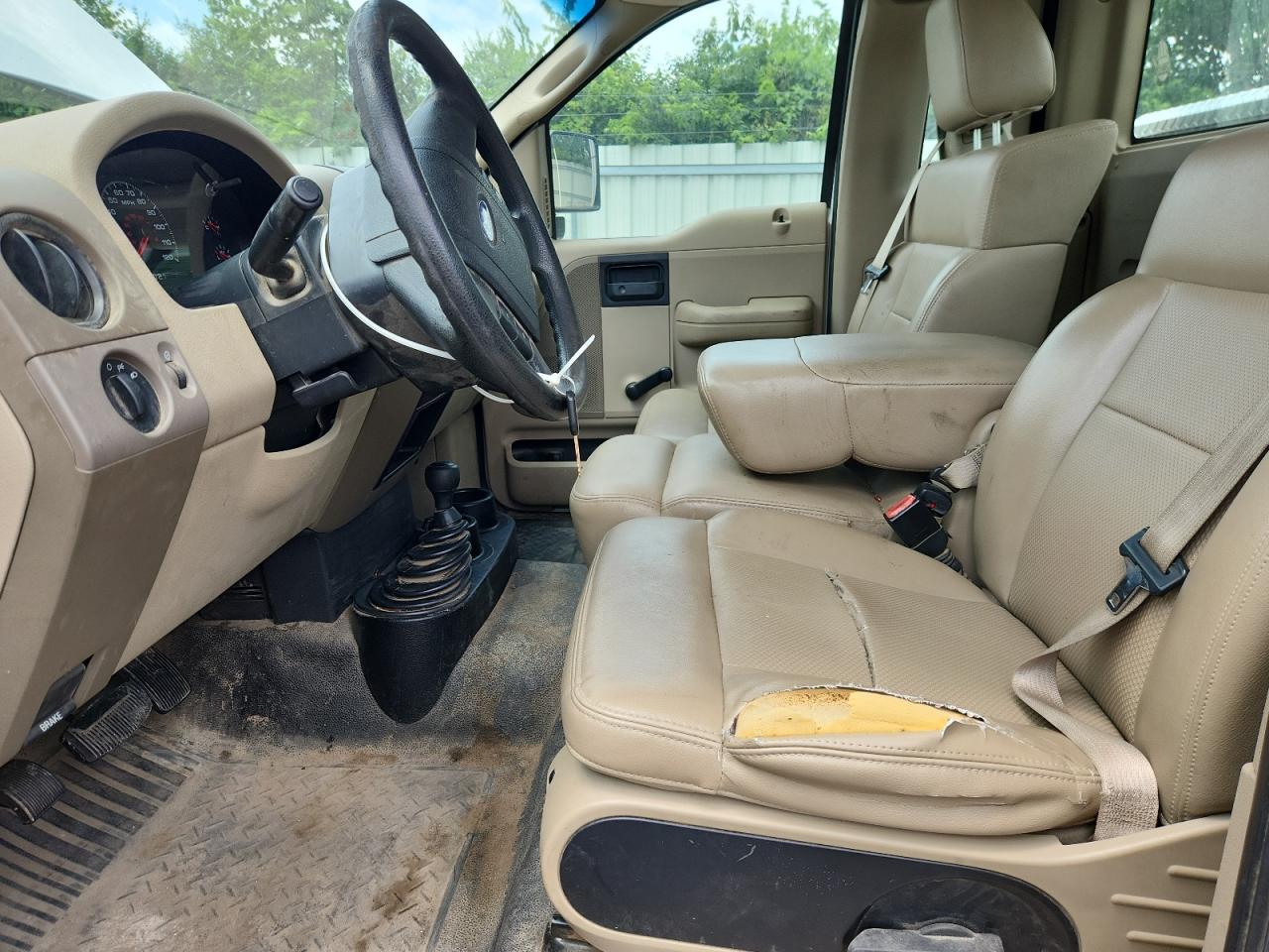 2008 Ford F150 White vin: 1FTRF14W48KE33735 Damage: Steering Wheel, Worn, Replacement Required