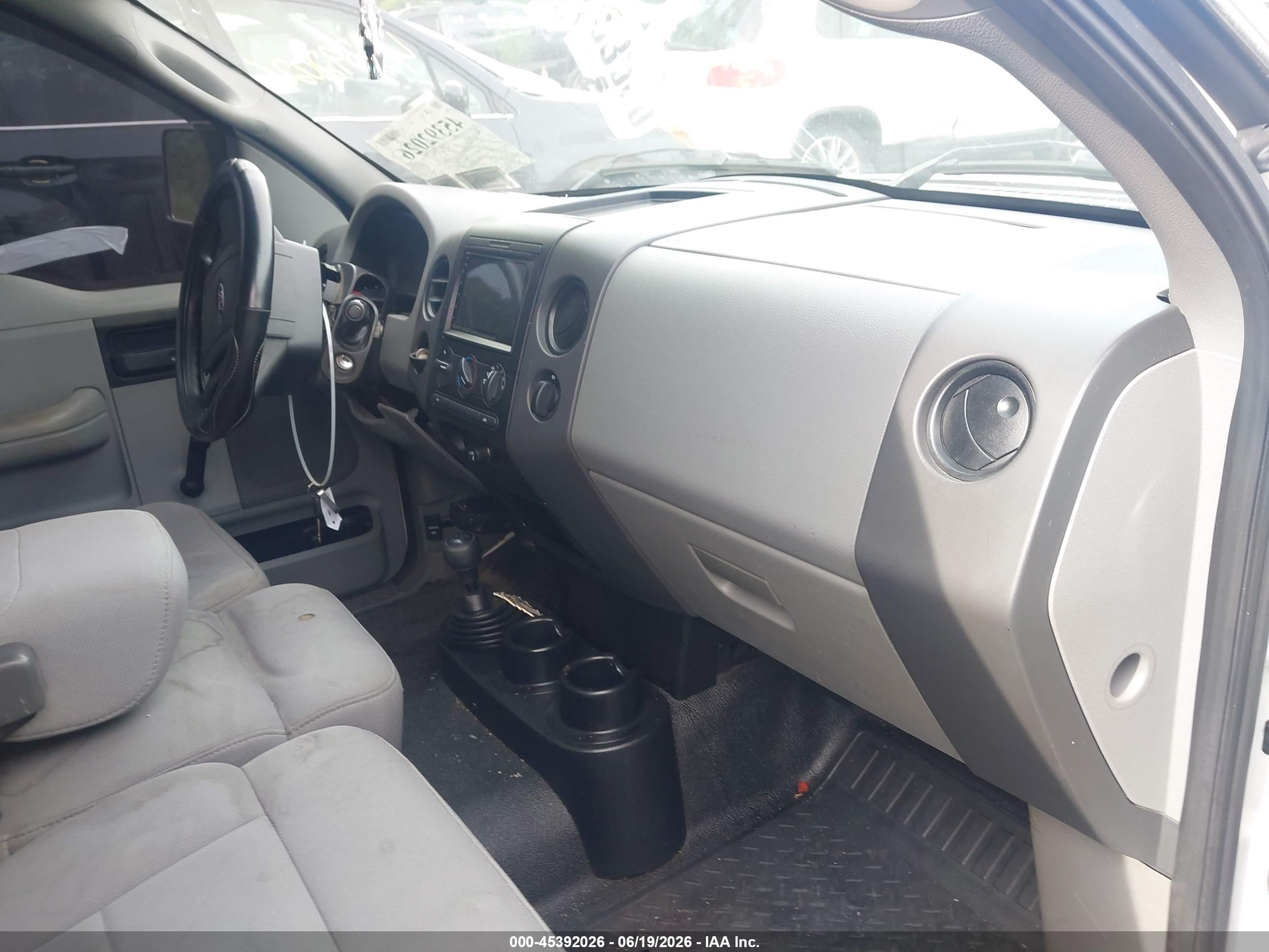 2006 Ford F-150 Stx/xl/xlt Белый vin: 1FTRF14W66NA68776