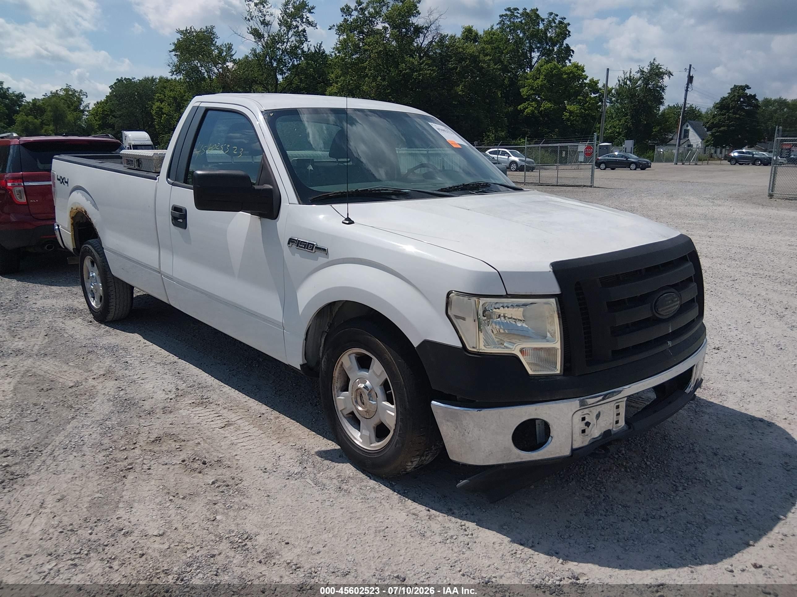 2009 Ford F150   White vin: 1FTRF14W89KA39835
