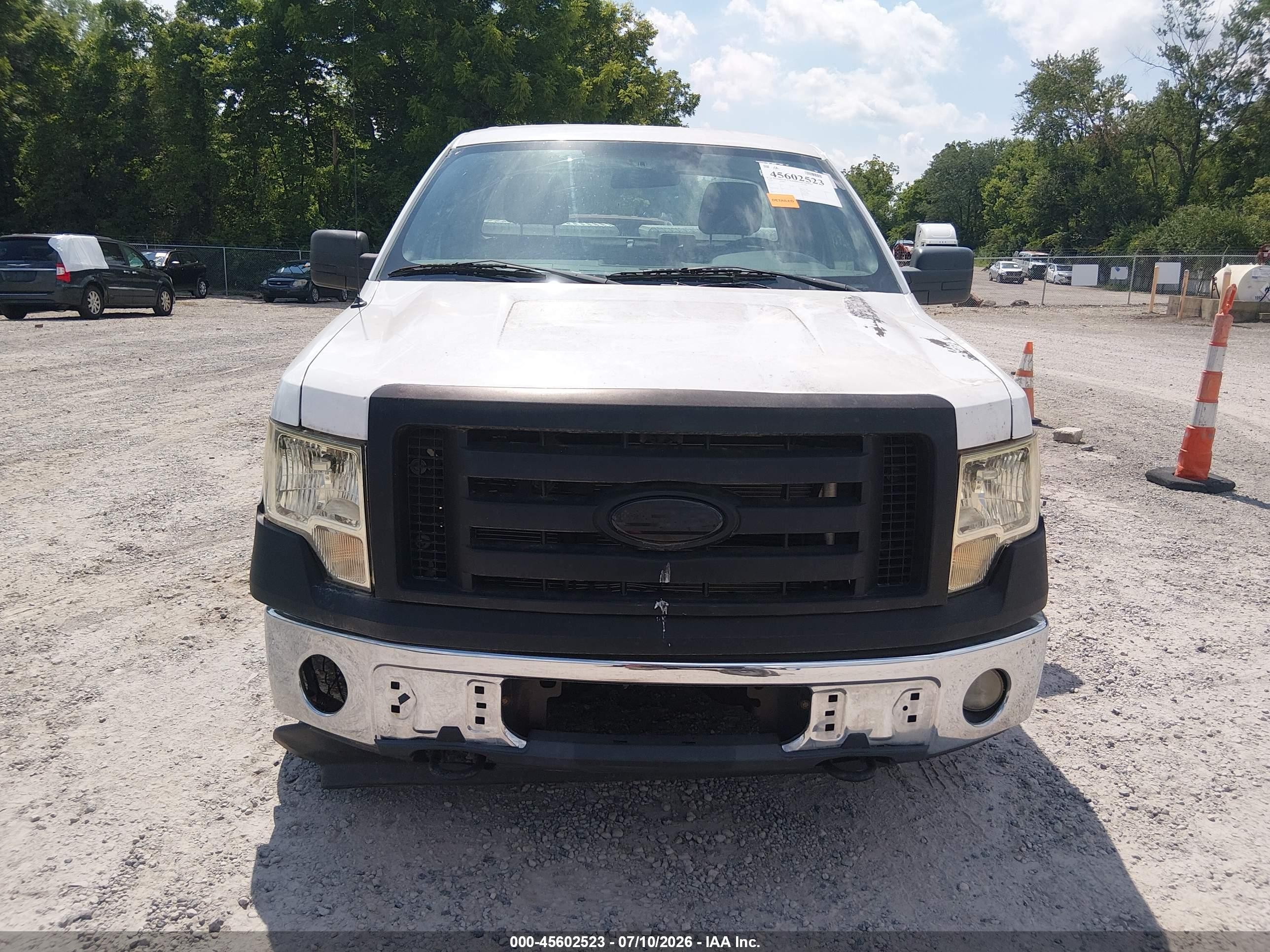 2009 Ford F150   White vin: 1FTRF14W89KA39835