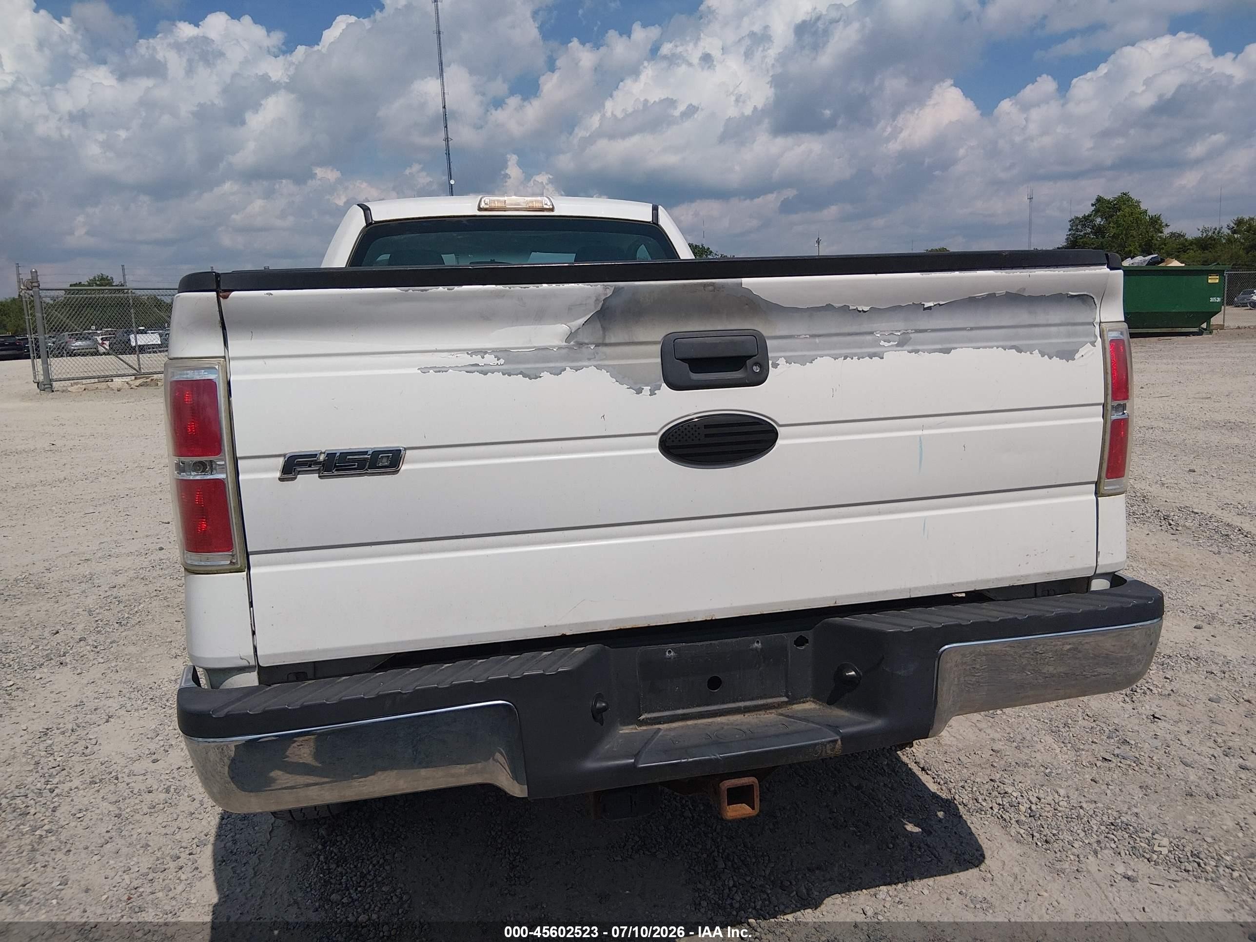2009 Ford F150   White vin: 1FTRF14W89KA39835