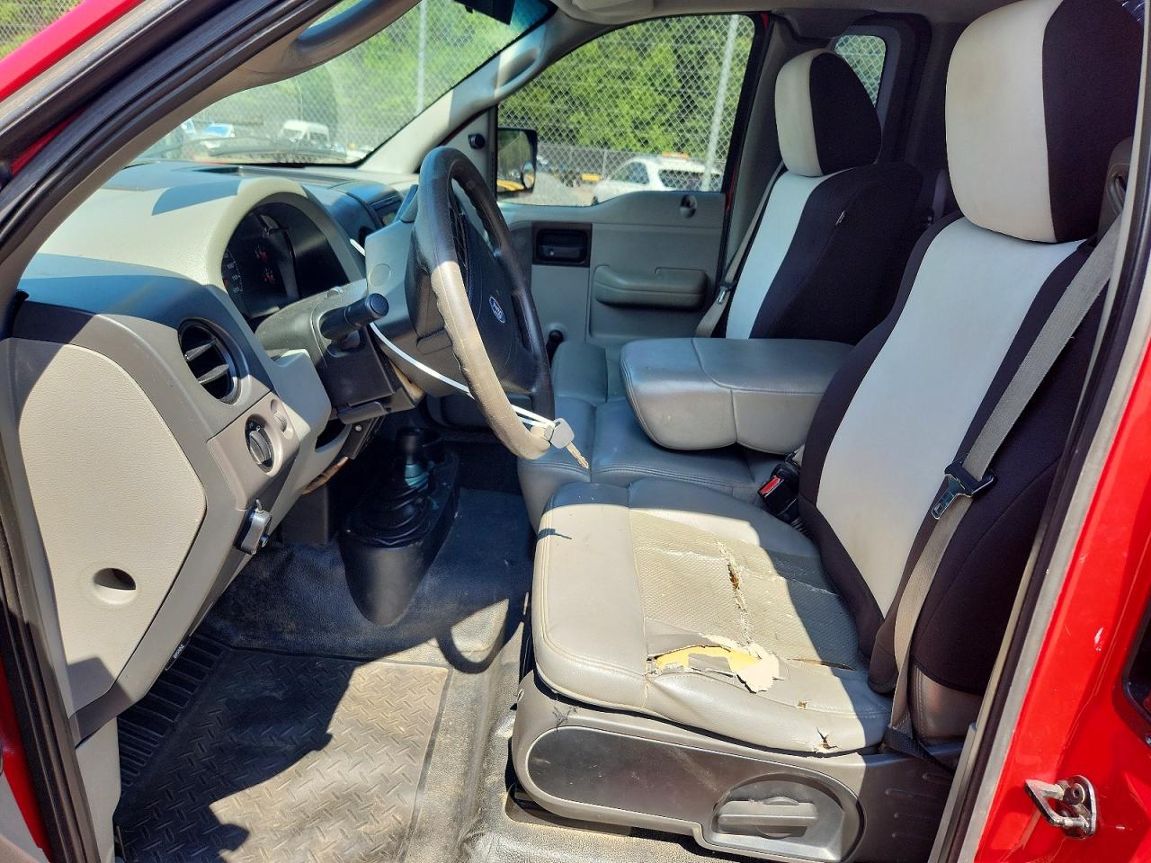 2005 Ford F150 Red vin: 1FTRF14W95NB84598