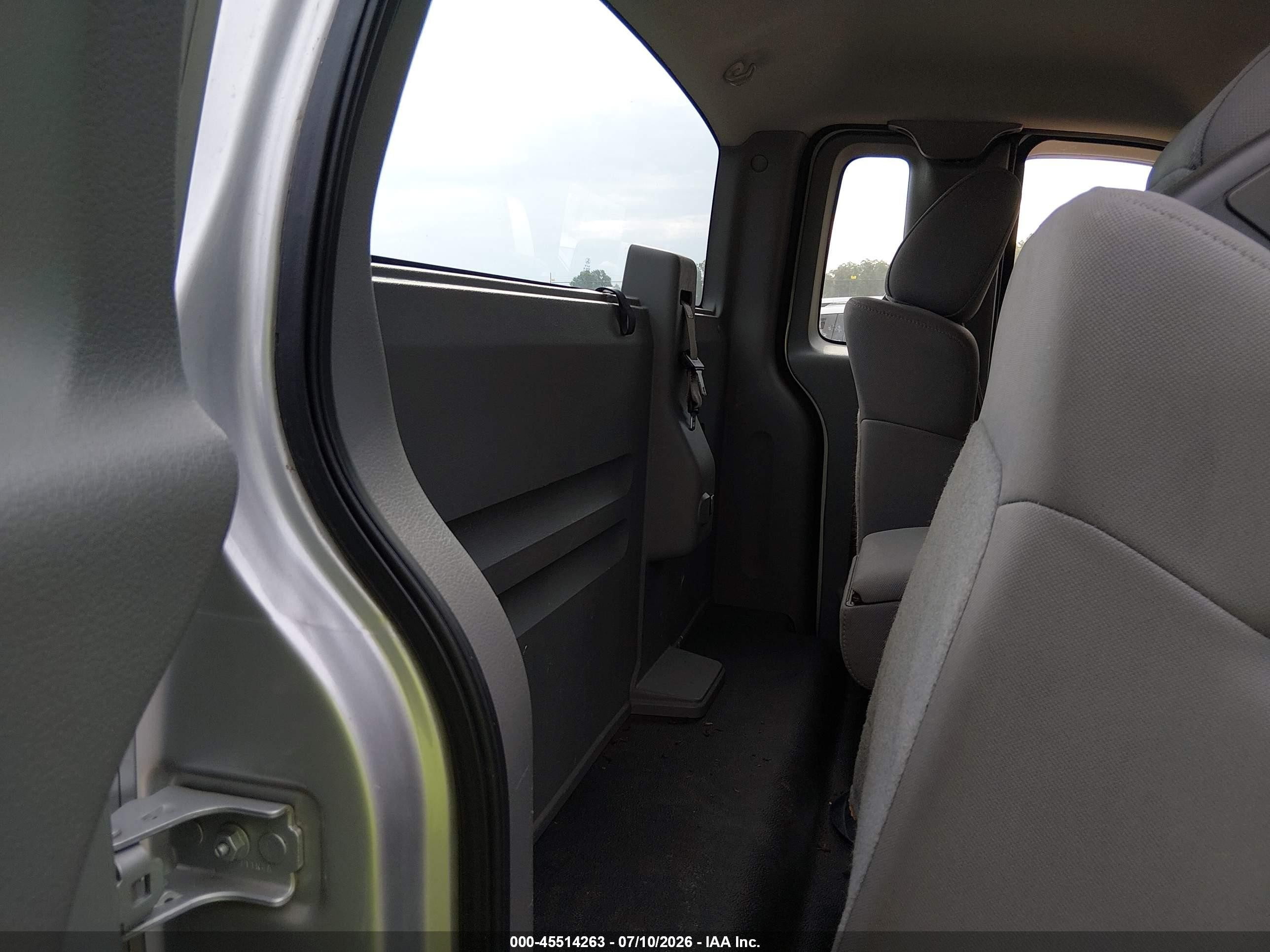 2005 Ford F-150 Stx/xl/xlt Silver vin: 1FTRF14WX5KC57382