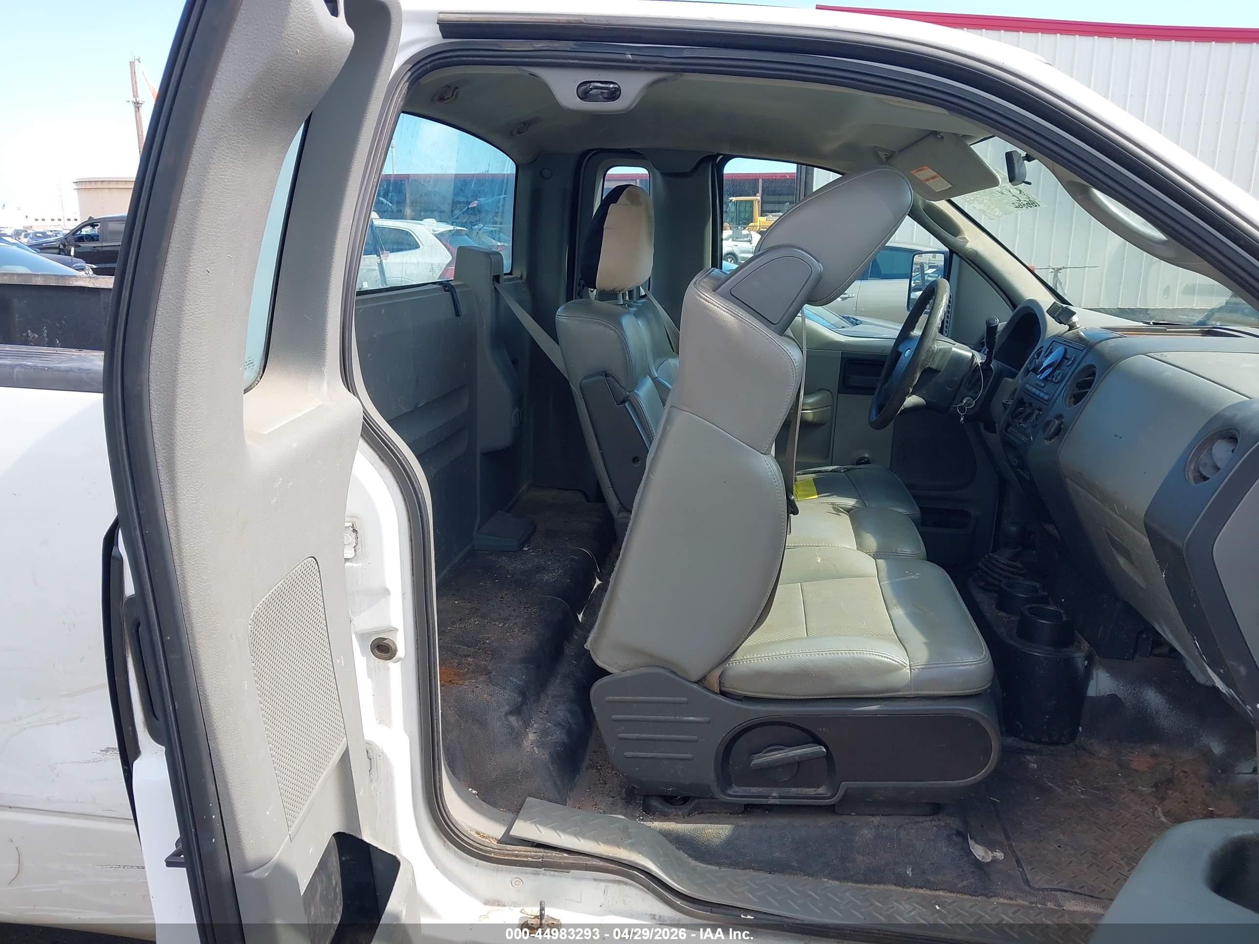 2006 Ford F-150 Stx/xl/xlt White vin: 1FTRF14WX6NB23777