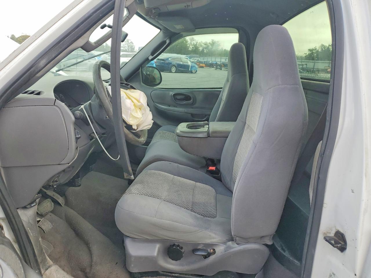 2003 Ford F150 White vin: 1FTRF17203NA81625