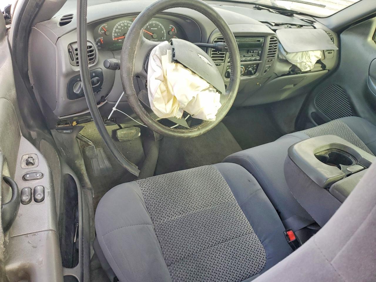 2003 Ford F150 White vin: 1FTRF17203NA81625