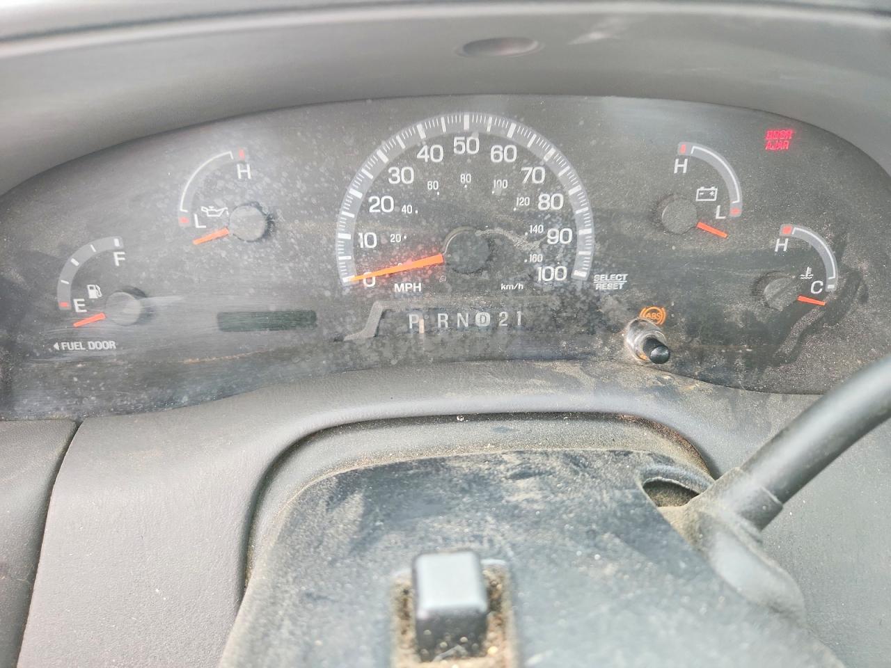 2002 Ford F150 White vin: 1FTRF17212NA81034