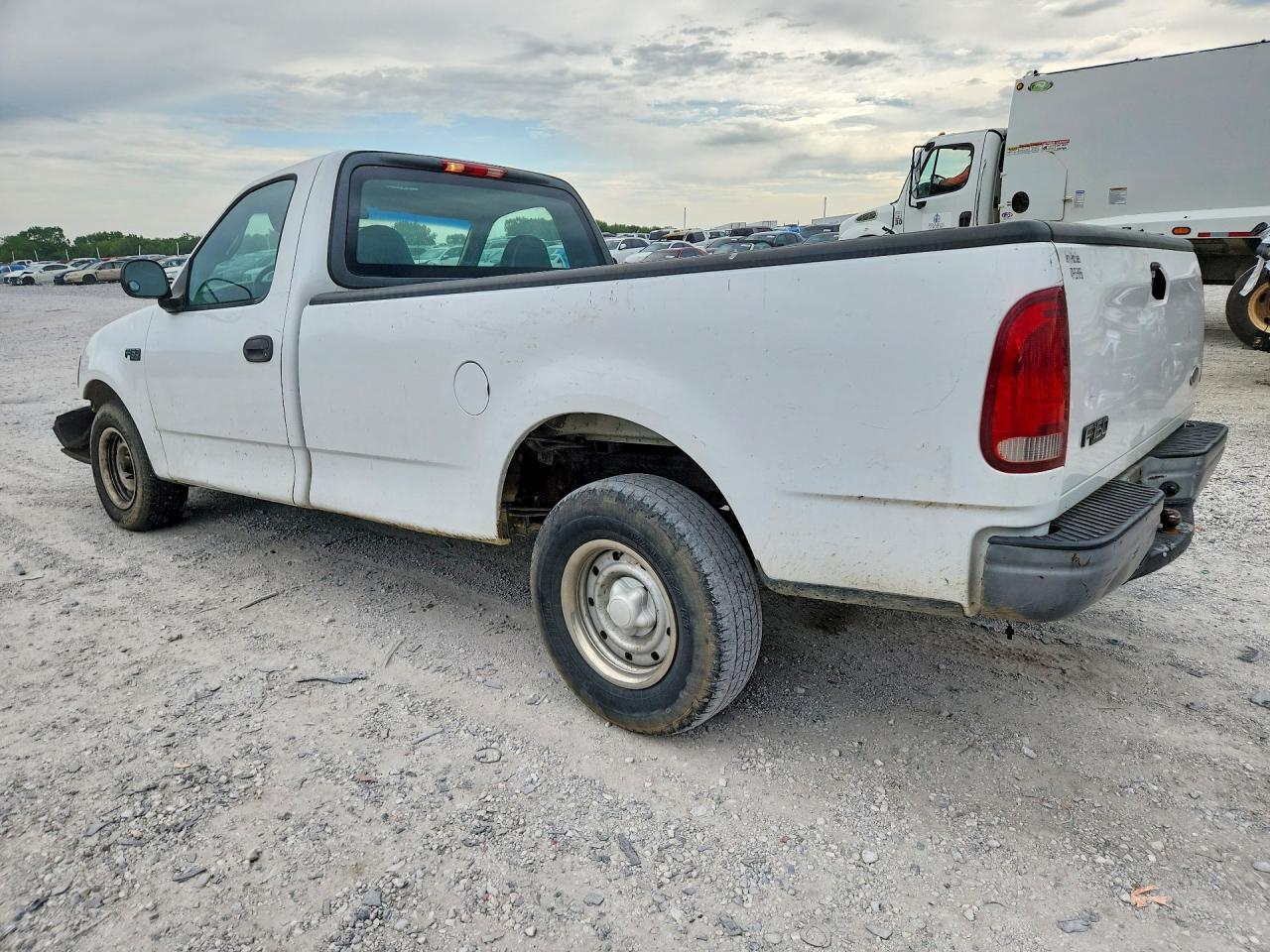 2002 Ford F150 White vin: 1FTRF17212NA81034