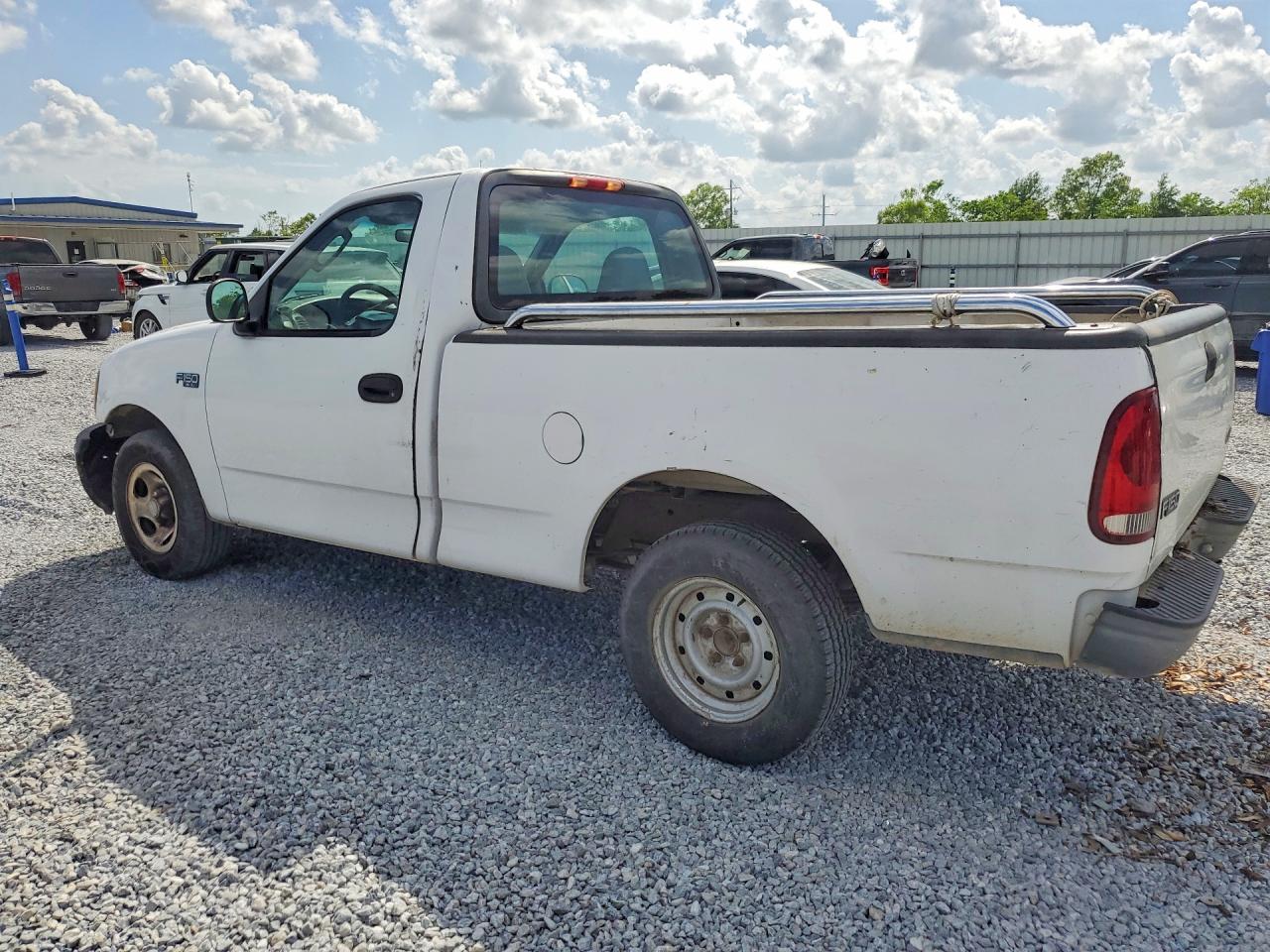 2002 Ford F150 Белый vin: 1FTRF17232KC35096