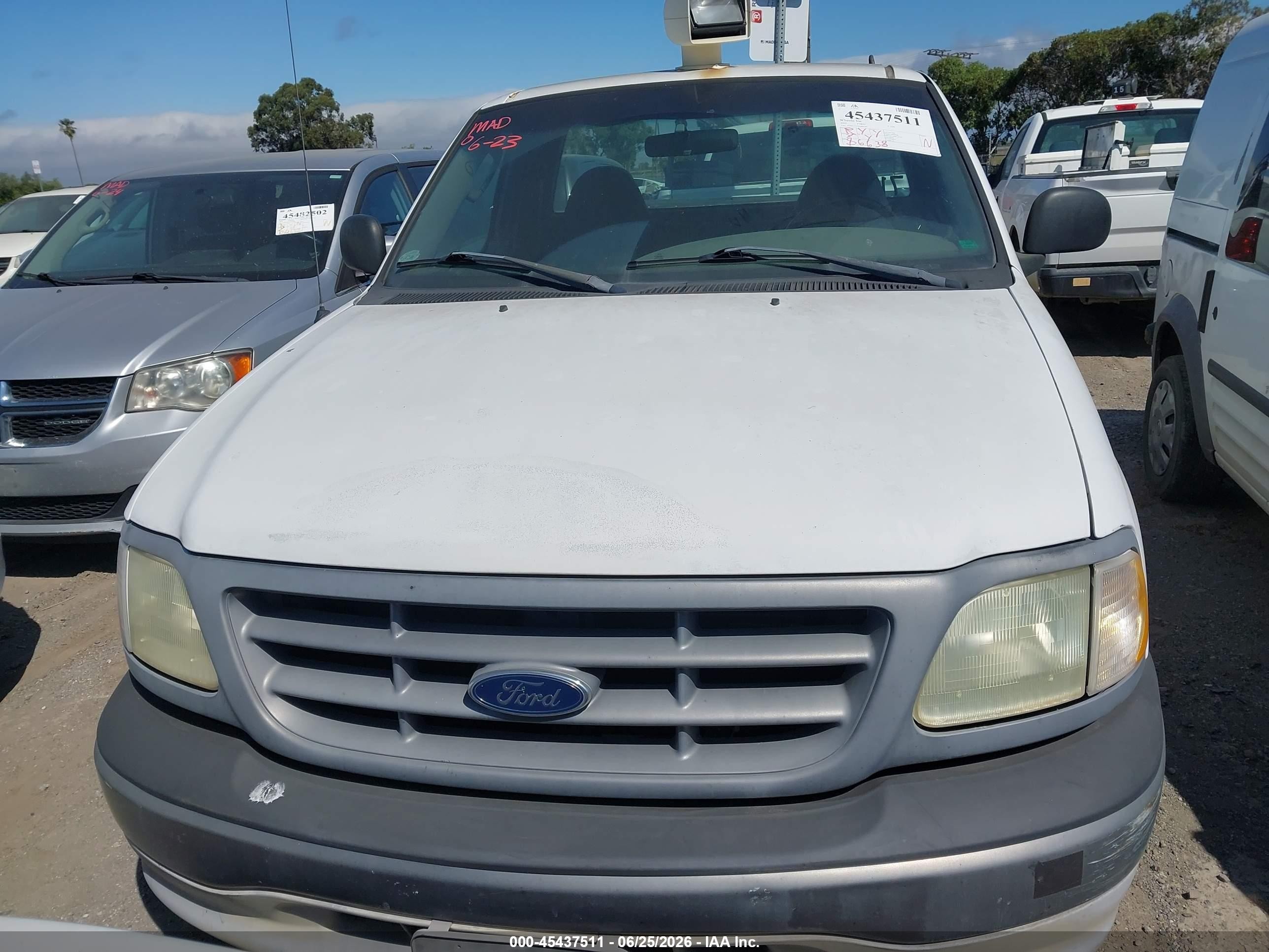 2002 Ford F-150 Xl/xlt White vin: 1FTRF17272NB06387