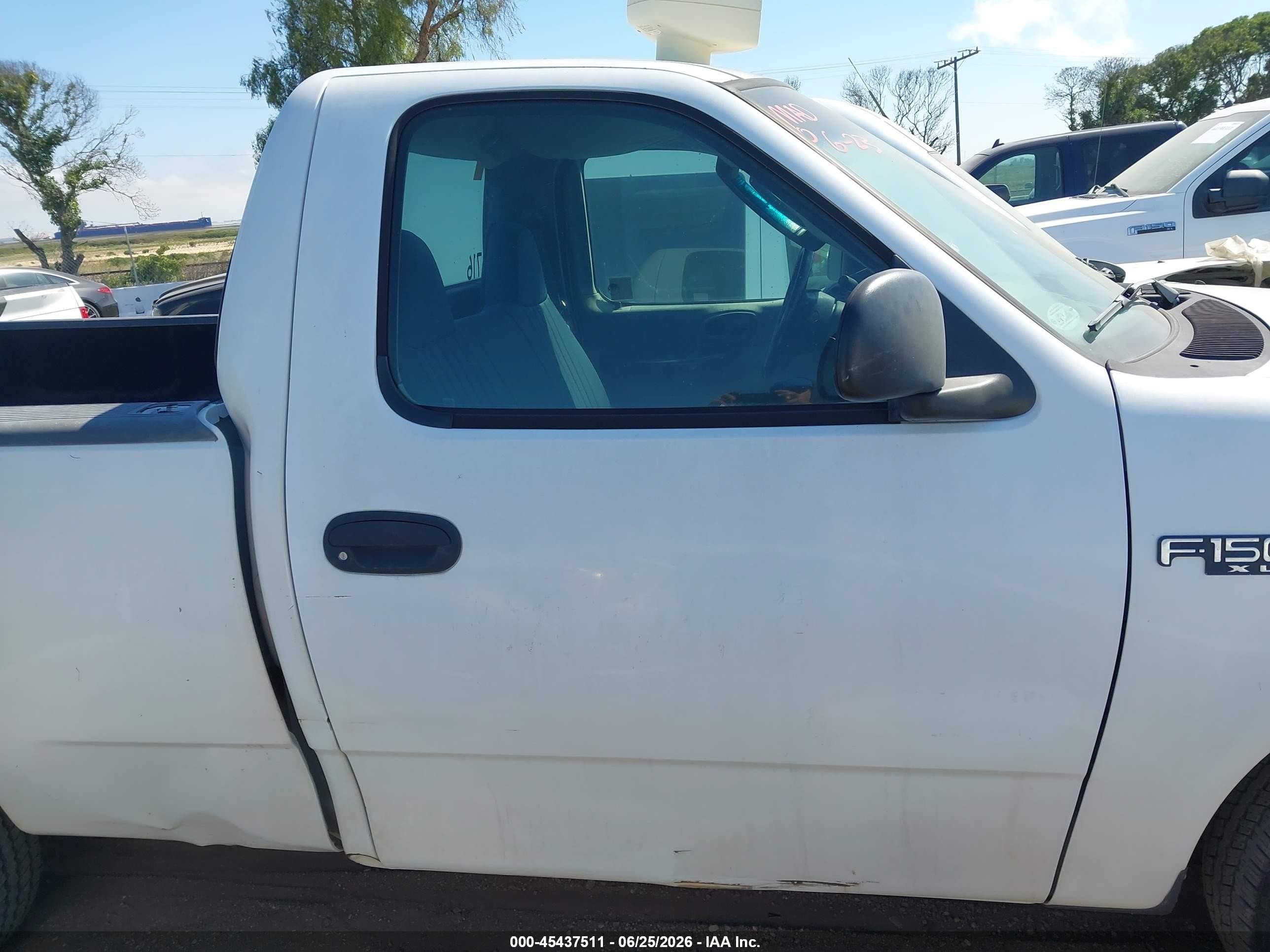 2002 Ford F-150 Xl/xlt White vin: 1FTRF17272NB06387