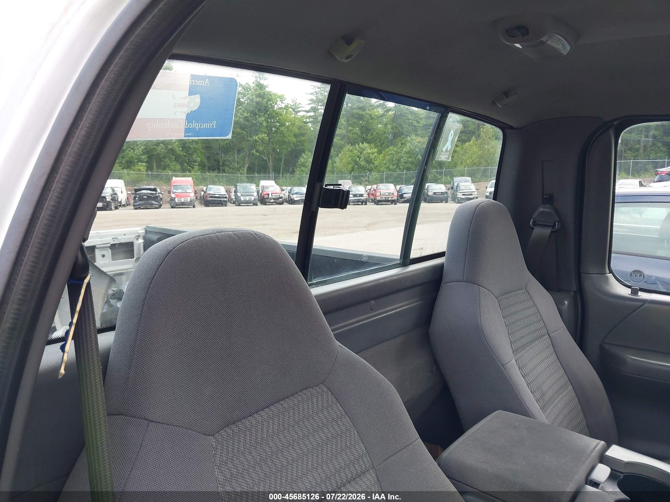 2002 Ford F-150 Xl/xlt Серебряный vin: 1FTRF17282NA19226