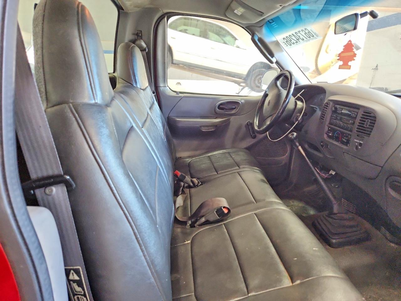 2002 Ford F-150 Red vin: 1FTRF17292NB15110