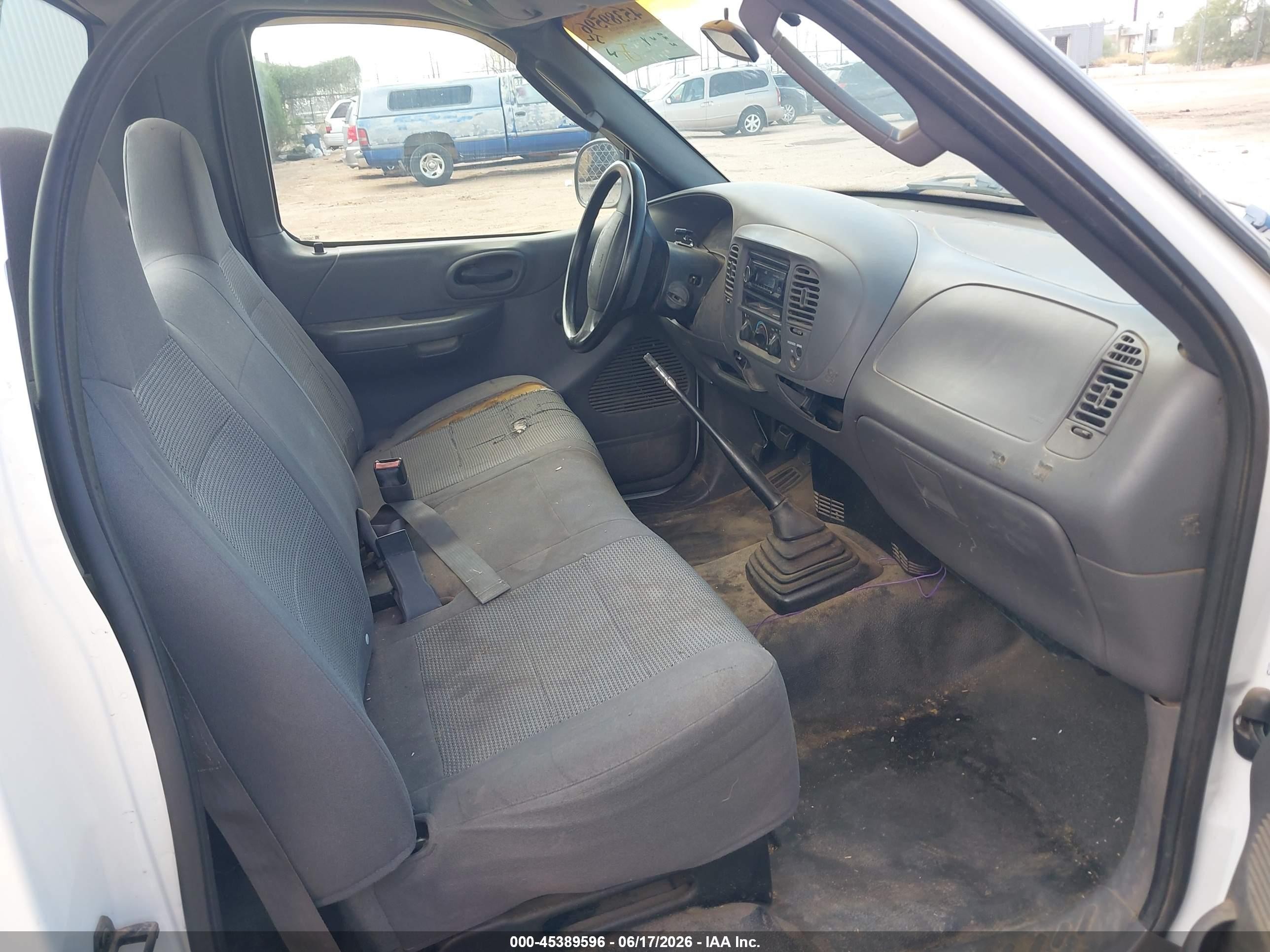 2003 Ford F-150 Xl/xlt Белый vin: 1FTRF17293NB45533