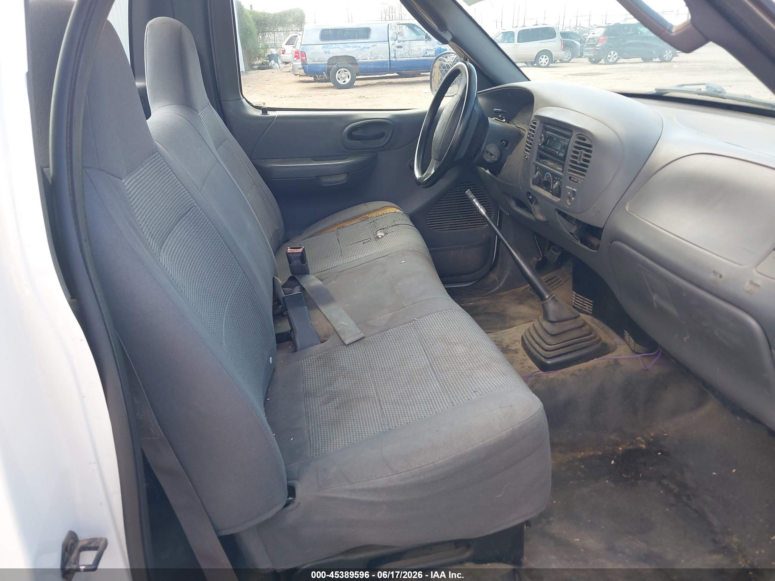 2003 Ford F-150 Xl/xlt Белый vin: 1FTRF17293NB45533