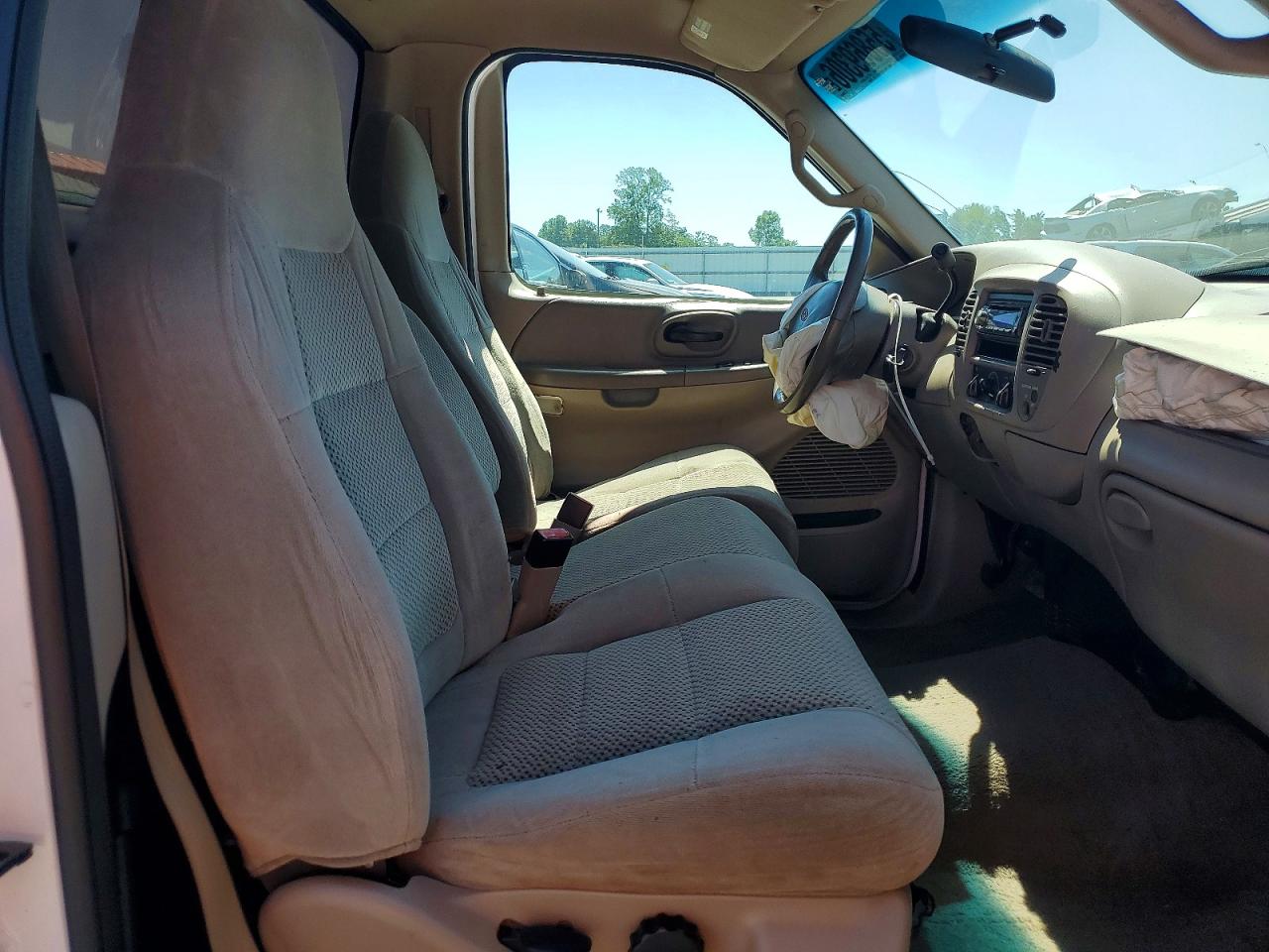 2002 Ford F150 Белый vin: 1FTRF17W02NA23869