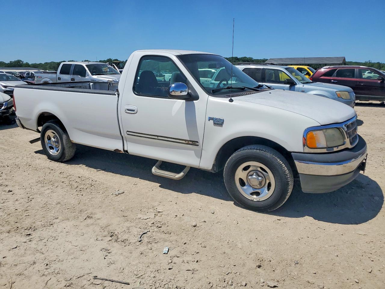2002 Ford F150 White vin: 1FTRF17W02NB00840
