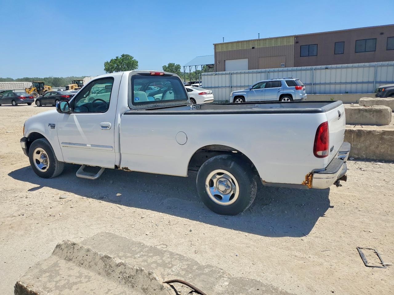 2002 Ford F150 White vin: 1FTRF17W02NB00840