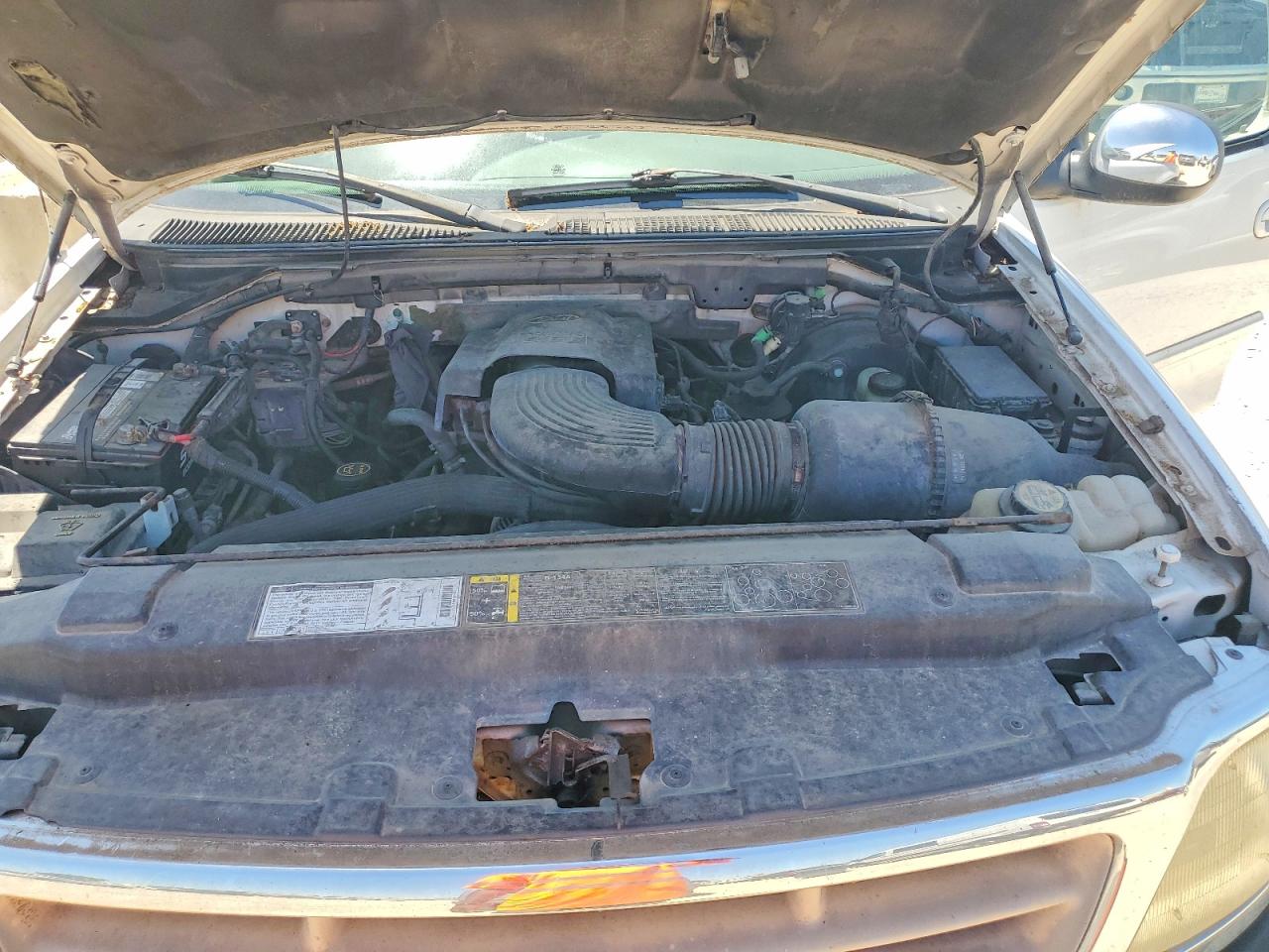 2002 Ford F150 White vin: 1FTRF17W02NB00840