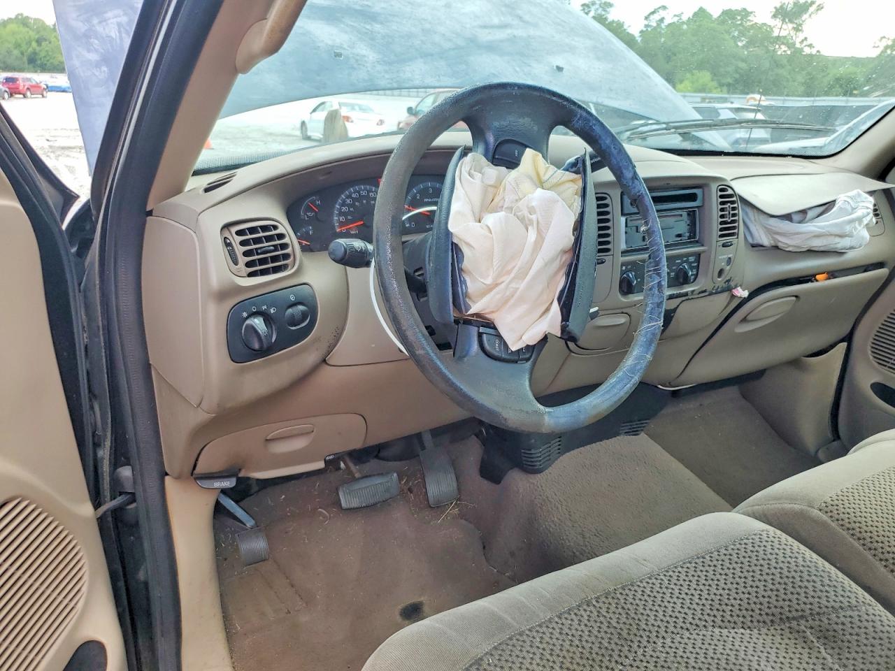 2000 Ford F150 Black vin: 1FTRF17W6YNA22377